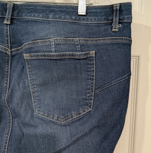 Torrid Dark Wash Bombshell Skinny Premium Stretch High-Rise Jean in Size 20R - Picture 10 of 15